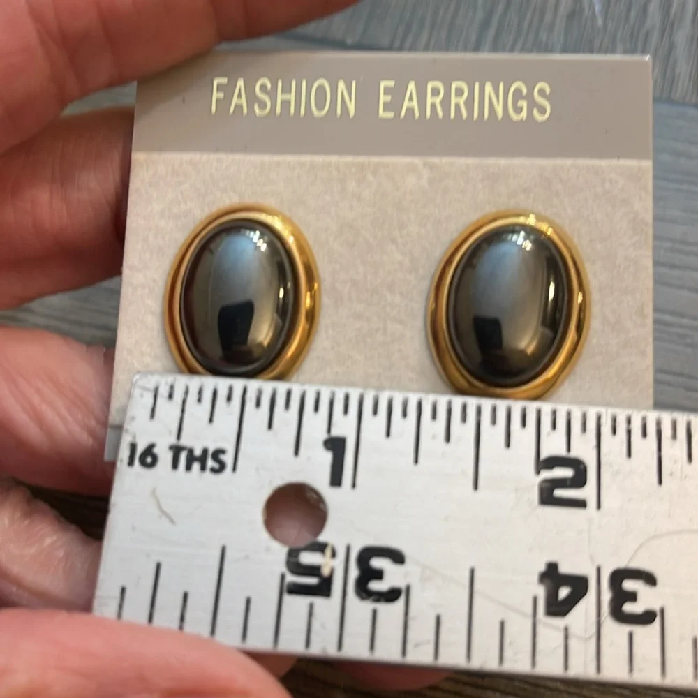 Vintage Hematite Elegant Gold Frame and Black Oval Earrings